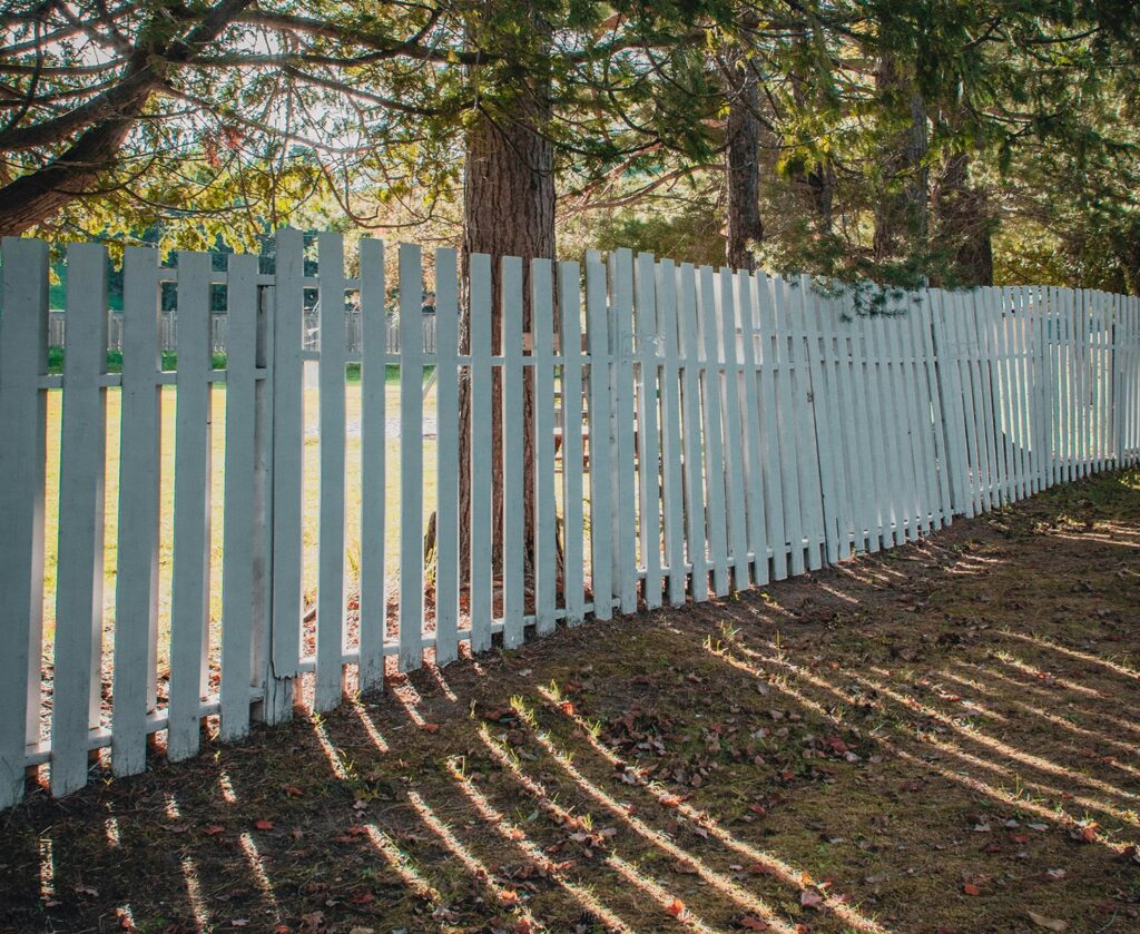 Replace Your Wood Fence - Leaning or Sagging Wood Fence